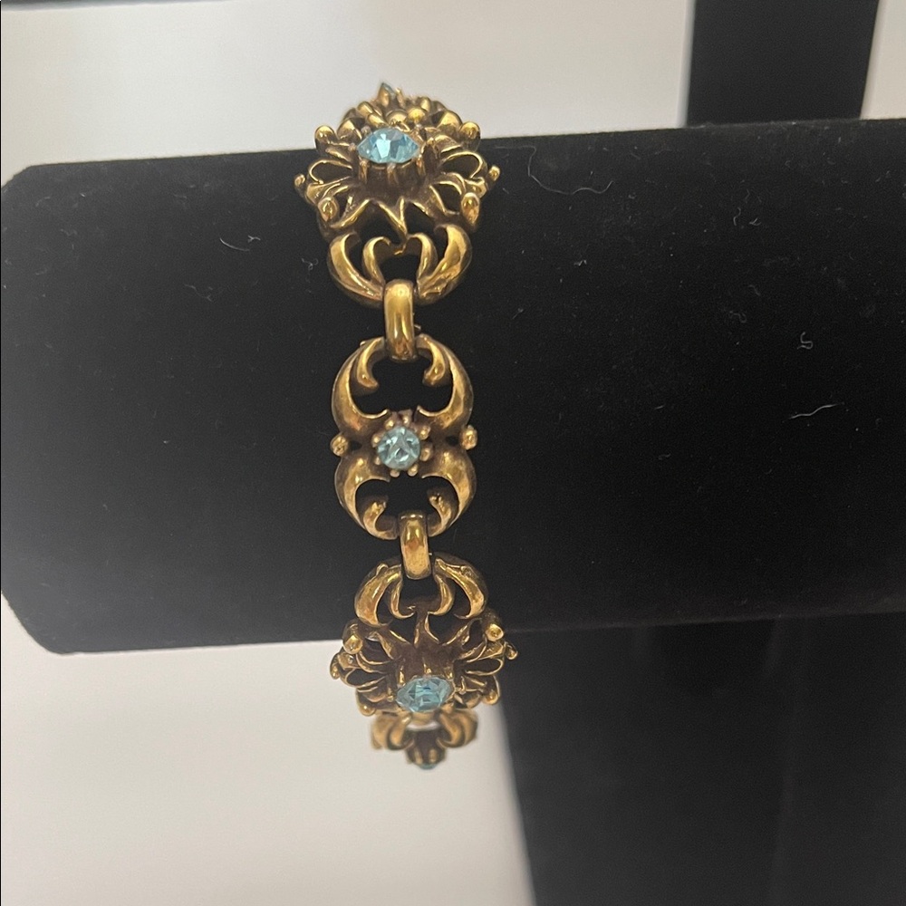 Vintage brass tone Gold Bracelet with Turquoise Blue Accents
